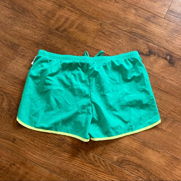 Danskin Now Shorts Green Athletic Size Medium Women’s Athleisure - Picture 3 of 6